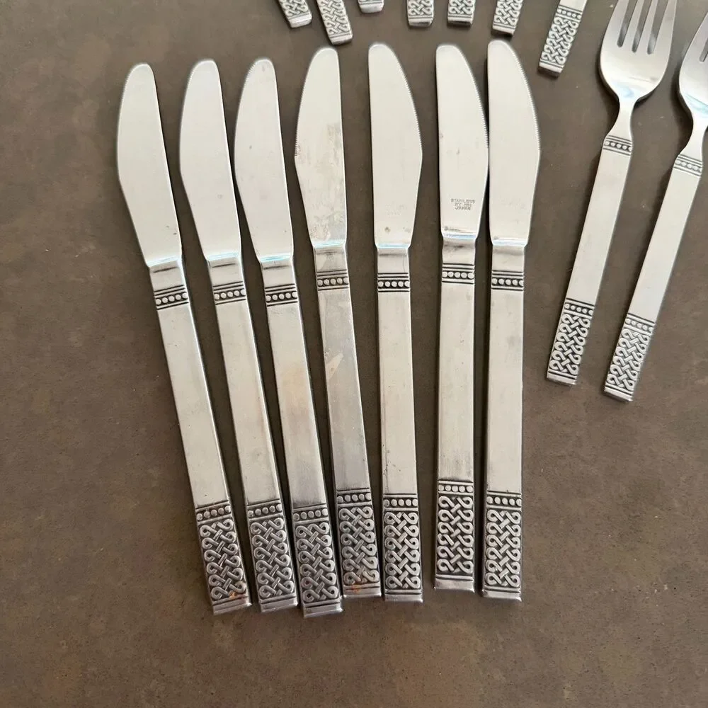 Danika Celtic Knot Stainless Steel Flatware 16-Pieces Knife Fork Spoon Japan